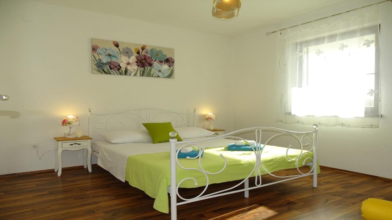 Holiday Home Iva With Pool Sukošan 외부 사진