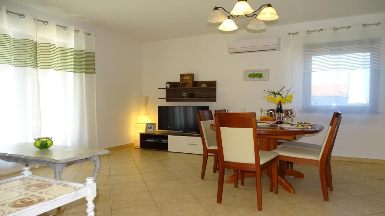 Holiday Home Iva With Pool Sukošan 외부 사진