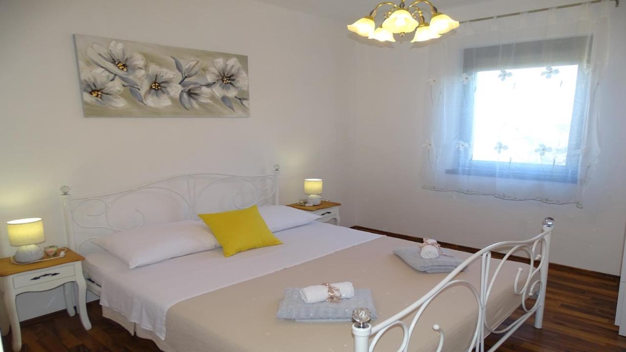 Holiday Home Iva With Pool Sukošan 외부 사진
