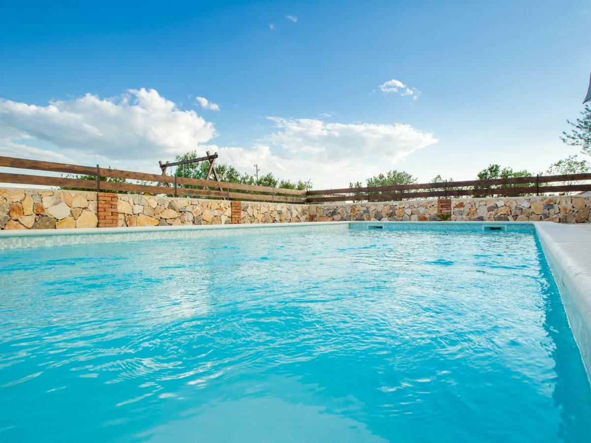 Holiday Home Iva With Pool Sukošan 외부 사진