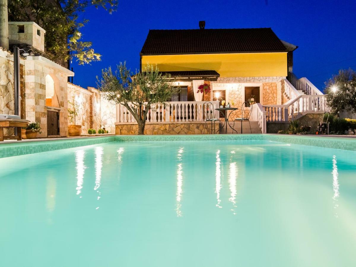 Holiday Home Iva With Pool Sukošan 외부 사진